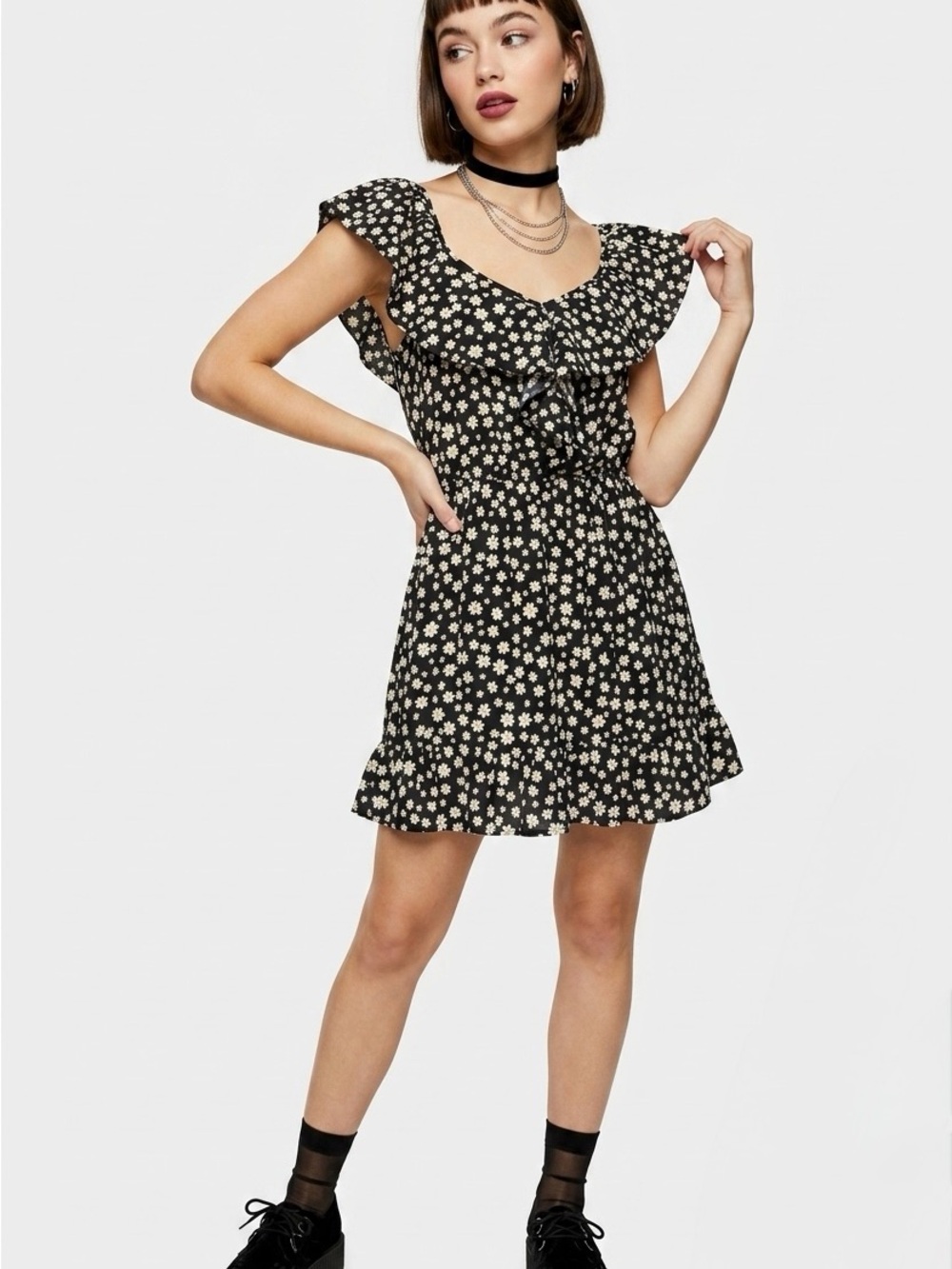 Charlotte Russe - Black Daisy Print Ruffle Dress - Large